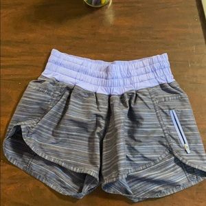 Lululemon tracker short V 4 inch